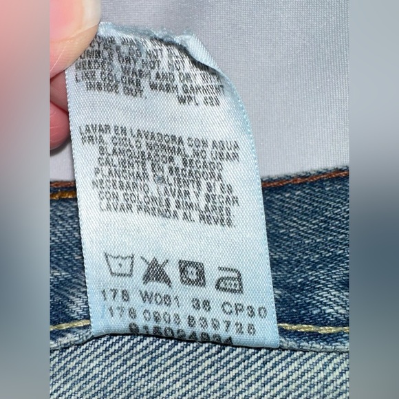 Vintage Levi Strauss Loose Straight 100% Cotton Jeans Size 32x30 Medium Wash - Picture 6 of 9